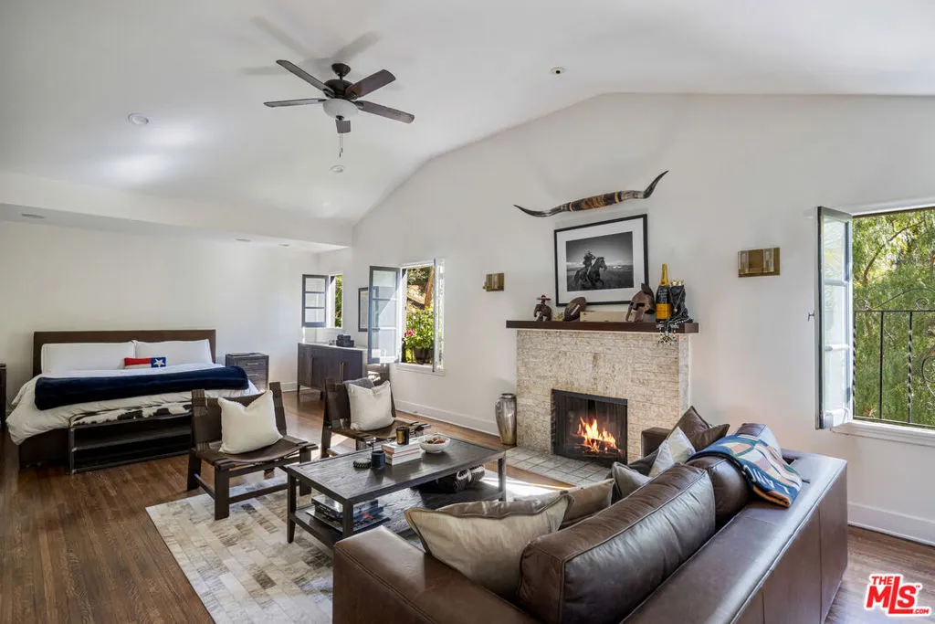 1930 Laurel Canyon Boulevard, Los Angeles, California 90046 home-pic-16